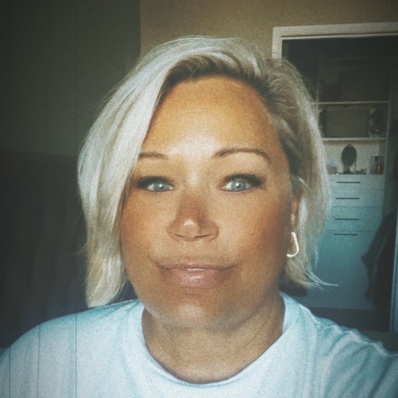 Meet your Posher, Katie - Picture 1 of 1